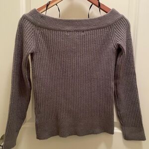 Forever 21 - Classic Over the shoulder gray sweater / Medium